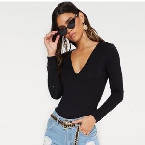 black prettylittlething V neck bodysuit